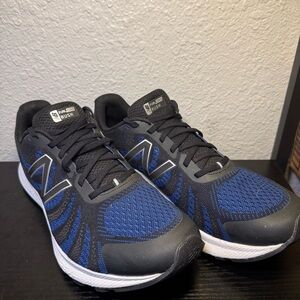 New Balance Men's Athletic Shoes Blue and Black